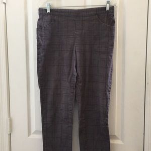 FINAL MARKDOWN Ladies white stag slacks petite medium